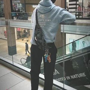 Meet your Posher, Chee